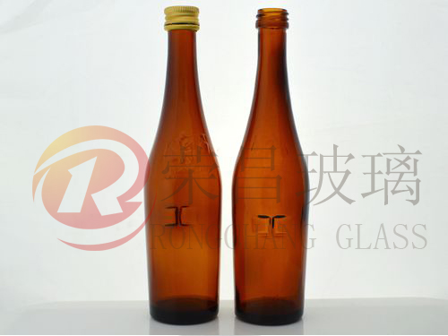 棕色酒瓶